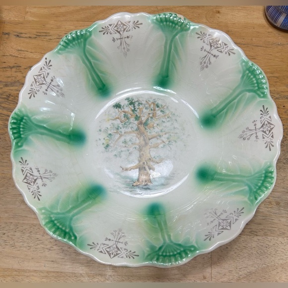 Antique bowl, ? Unmarked RS Prussia. Gold trim, large oak tree with leaves. - Picture 1 of 4